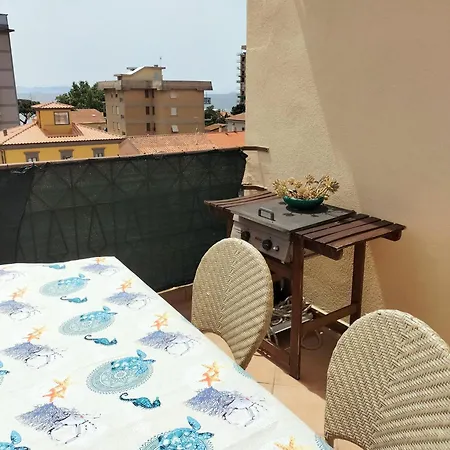 Apartamento Con Ampio Terrazzo Vista Mare