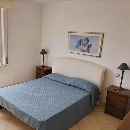 Appartamento Con Ampio Terrazzo Vista Mare