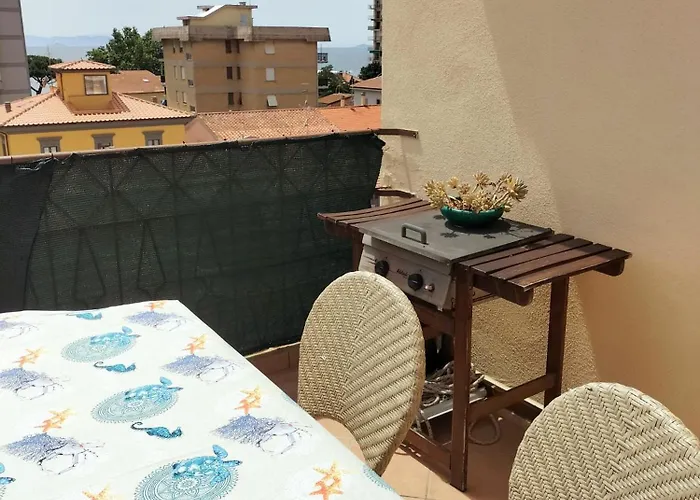 Appartamento Con Ampio Terrazzo Vista Mare